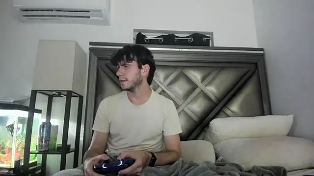 Snapshot of gayndepressed chatting on 05/15/26, 03:13 gayndepressed online show from 05/15/26, 03:13