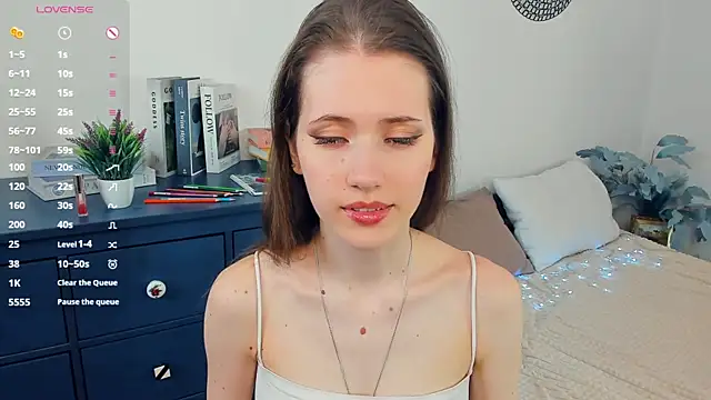 OdiIiaChavarria online show from 04/21/26, 01:06