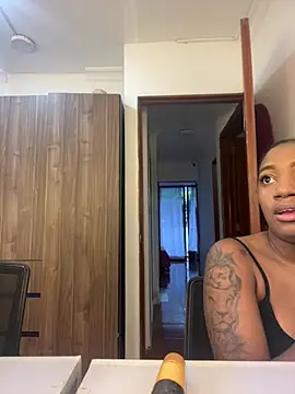 Emi rousse online show from 04/17/26, 12:08