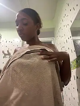 Emi rousse online show from 04/21/26, 02:26