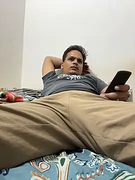 Snapshot of the_guy_u_desire chatting on 03/09/26, 03:49 the guy u desire online show from 03/09/26, 03:49