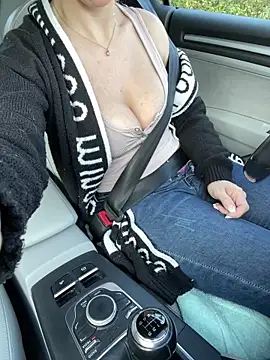 BellaMila online show from 04/21/26, 05:58