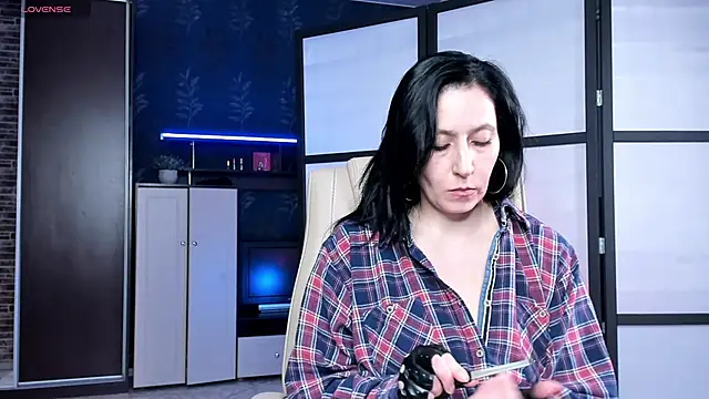 Lucky Milf online show from 04/04/26, 03:42