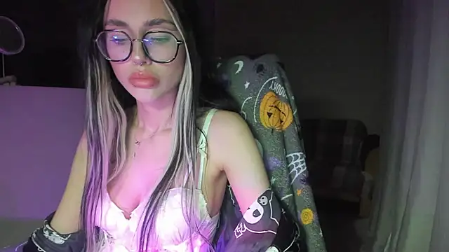 MieuCriss online show from 03/17/26, 08:01