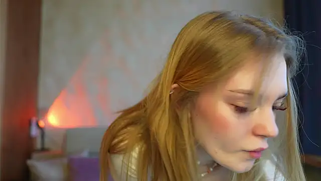 cyberl0ve  online show from 04/05/26, 03:42