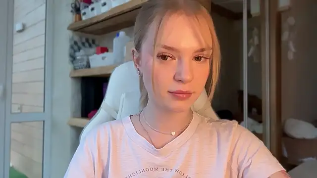 cyberl0ve  online show from 04/24/26, 03:25