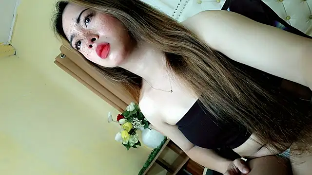 Seductive sophie online show from 04/17/26, 02:58