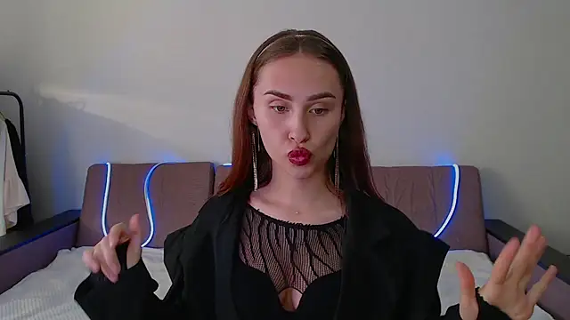 yourameliaa online show from 04/20/26, 02:42