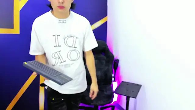 monky 0002 online show from 07/12/26, 04:36