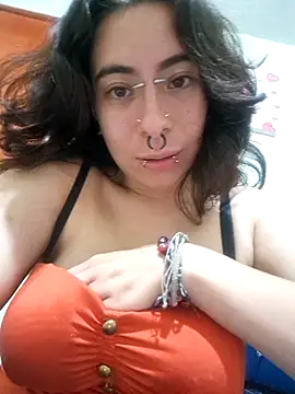 Moonandzukko online show from 05/26/26, 11:01