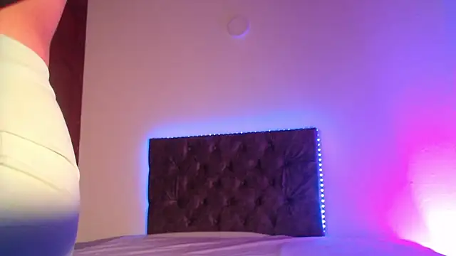 sweetsea  online show from 04/17/26, 11:30