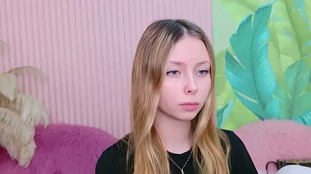 Tessa Cross online show from 03/03/26, 08:09