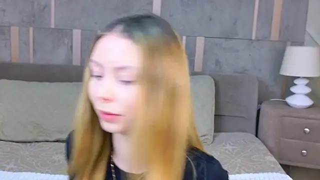 Tessa Cross online show from 03/04/26, 05:46