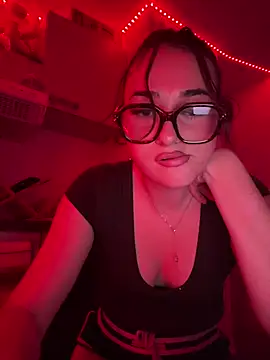 Claraaaaa06 online show from 04/05/26, 08:39