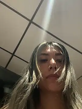 stefanyqueen69 online show from 04/19/26, 04:39