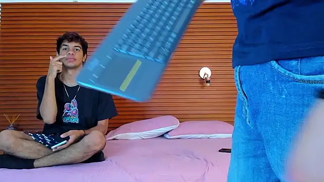 peakk twiinns online show from 03/09/26, 11:36