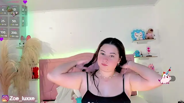 Zoe Luxxe  online show from 04/18/26, 09:04