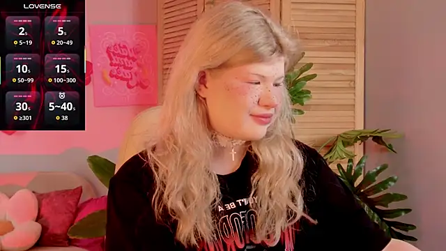LilithNlsn online show from 06/03/26, 11:02