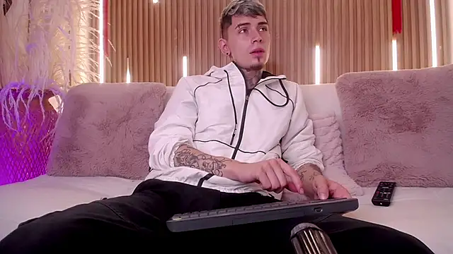 Max Hader  online show from 03/06/26, 03:14