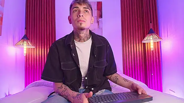 Max Hader  online show from 03/12/26, 02:50