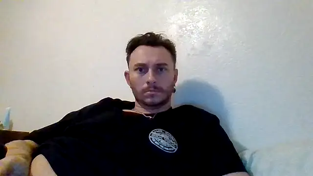 Snapshot of TallHungandCloudy69 chatting on 03/12/26, 08:31 TallHungandCloudy69 online show from 03/12/26, 08:31