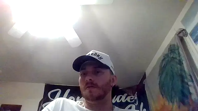 Snapshot of TallHungandCloudy69 chatting on 03/17/26, 11:02 TallHungandCloudy69 online show from 03/17/26, 11:02