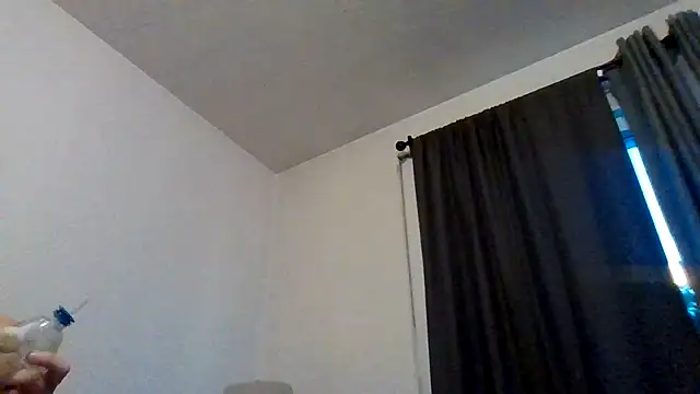Snapshot of TallHungandCloudy69 chatting on 03/18/26, 01:58 TallHungandCloudy69 online show from 03/18/26, 01:58