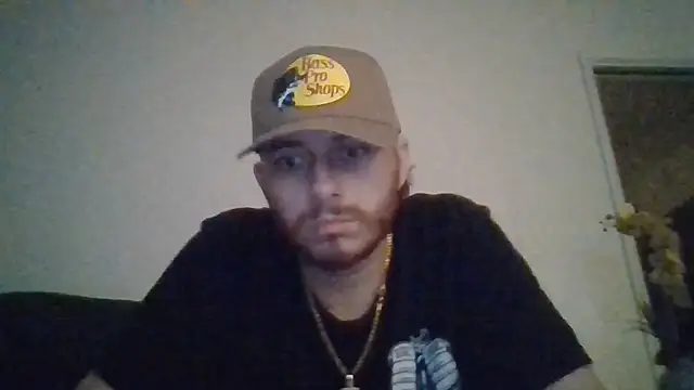 Snapshot of TallHungandCloudy69 chatting on 04/15/26, 04:41 TallHungandCloudy69 online show from 04/15/26, 04:41