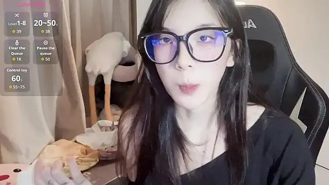 Snapshot of paopao-666 chatting on 05/17/26, 11:17 paopao-666 online show from 05/17/26, 11:17