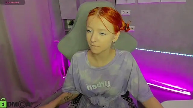 Emma Dusk online show from 04/21/26, 01:42