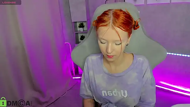 Emma Dusk online show from 04/21/26, 03:02