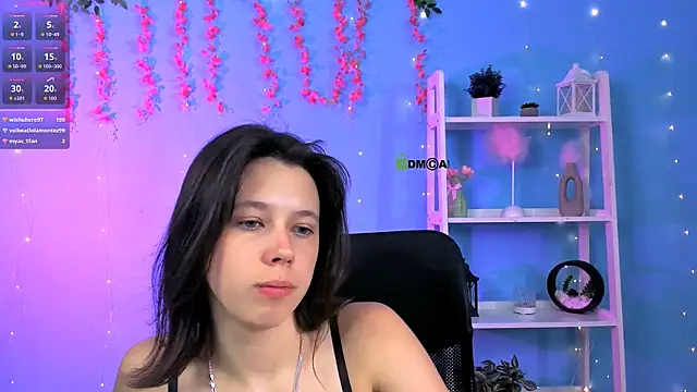 Snapshot of aria_wild_ chatting on 07/19/26, 10:24 aria wild online show from 07/19/26, 10:24