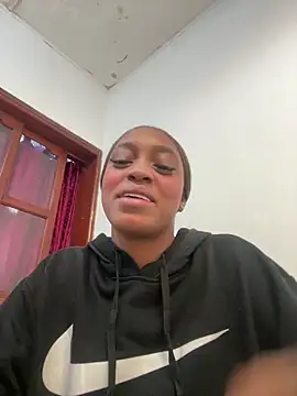 LiaTrainor online show from 03/12/26, 12:44