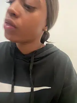 LiaTrainor online show from 04/01/26, 12:28