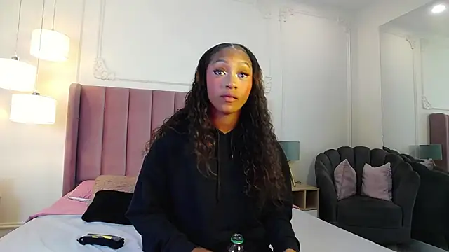 LiaTrainor online show from 04/06/26, 12:28