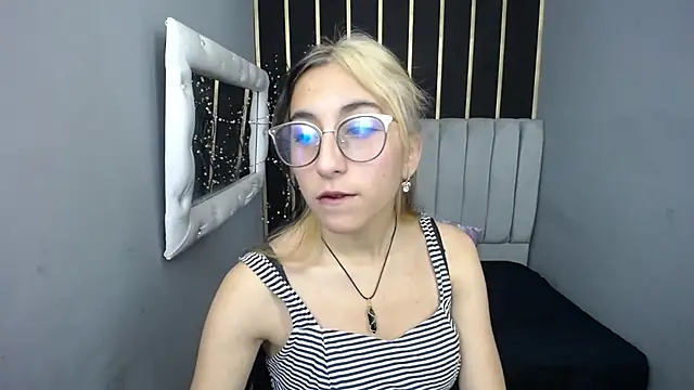 moon shut online show from 03/06/26, 12:01