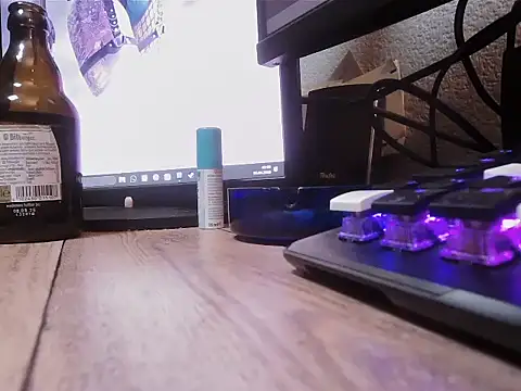 FuckBoyNRW86 online show from 04/05/26, 12:52