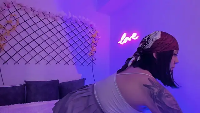 lola xxperience online show from 03/06/26, 02:13