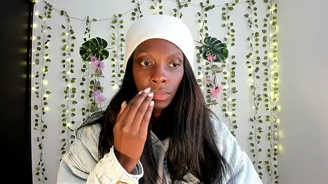 yoursweetsin16 online show from 04/23/26, 02:52