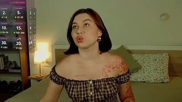 HermioneMoon online show from 06/14/26, 10:28