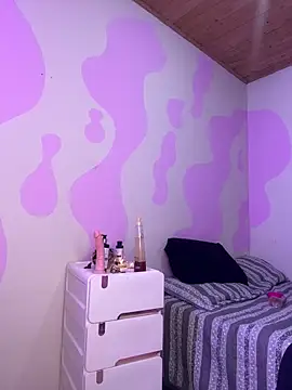 Emma Q0 online show from 04/21/26, 02:51