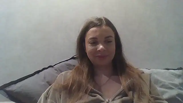 Luna2547 online show from 03/18/26, 04:32