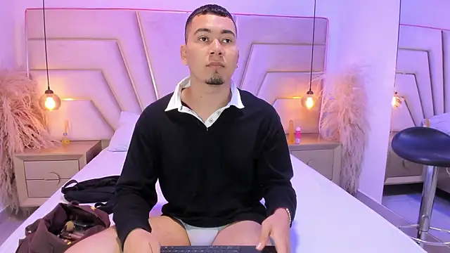 Max Huntter online show from 03/07/26, 01:24