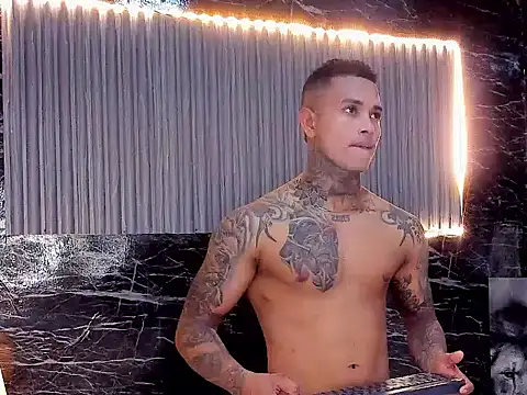 Snapshot of tyler_bell_ chatting on 06/04/26, 03:56 tyler bell online show from 06/04/26, 03:56
