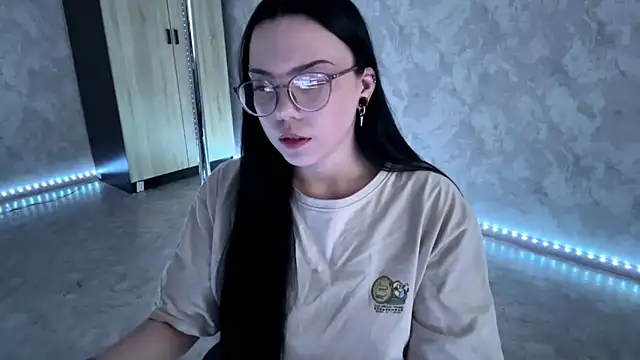 AlisNoire online show from 03/19/26, 02:54