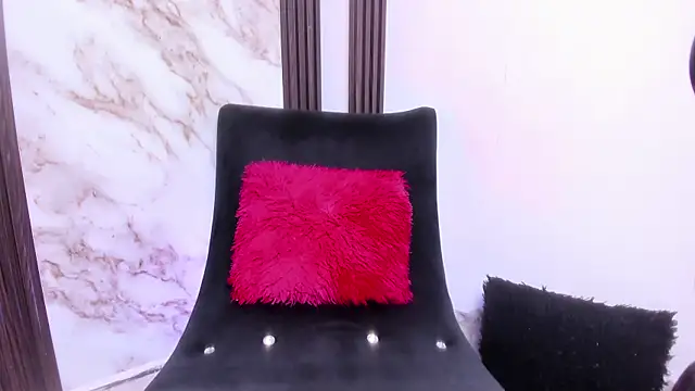 Snapshot of Nina_vegas chatting on 05/18/26, 01:39 Nina vegas online show from 05/18/26, 01:39