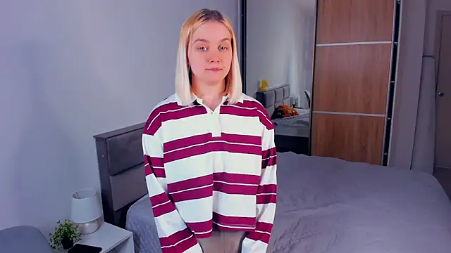 AveIinaStromain online show from 03/11/26, 06:19