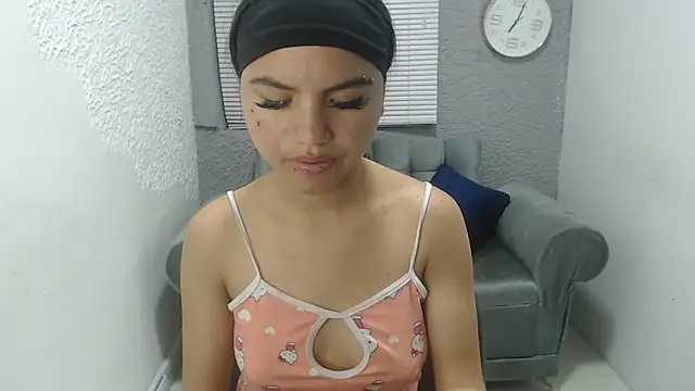 Snapshot of kimmyfuckass chatting on 05/20/26, 12:22 kimmyfuckass online show from 05/20/26, 12:22