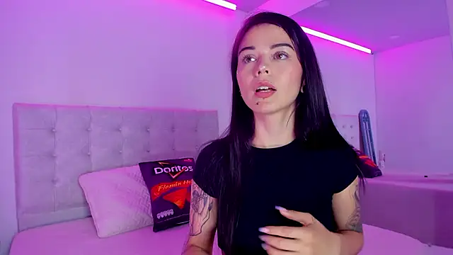 Vanessa cruz 18 online show from 03/24/26, 09:20