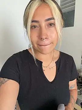 ManuelaVeeleez online show from 07/08/26, 02:54
